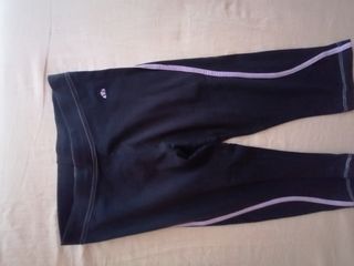 Completo sportivo: leggings e canotta