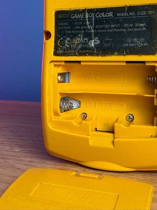 Game Boy Color GBC giallo