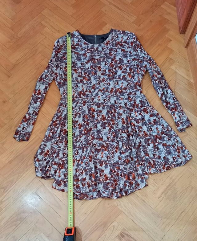 Vestido marrón estampado de H&M
