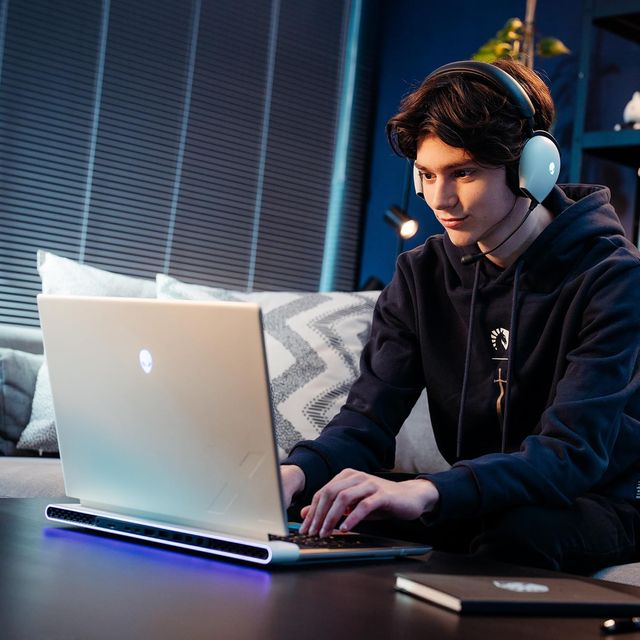 Auriculares Alienware AW720H Lunar Light NUEVO