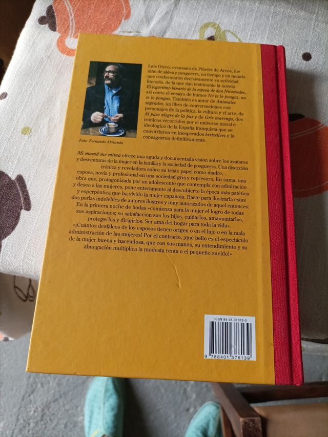 Mi mamá me mima (Spanish Edition)