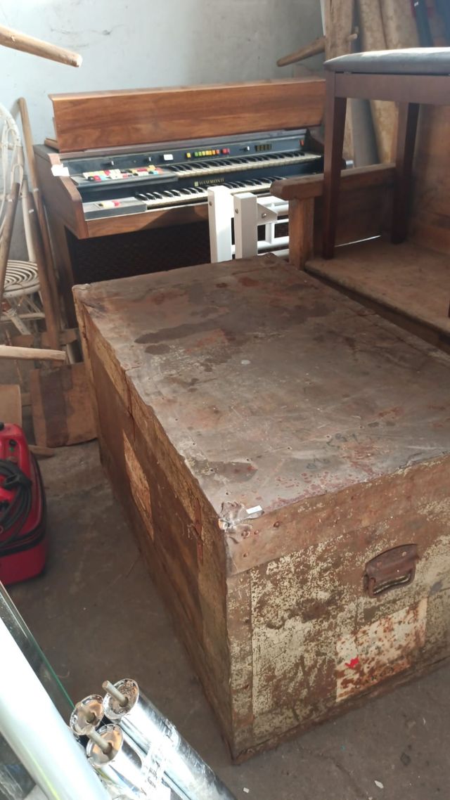 Se vende Baúl antiguo de madera 120€