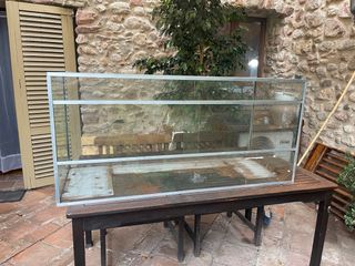Terrario de cristal y aluminio