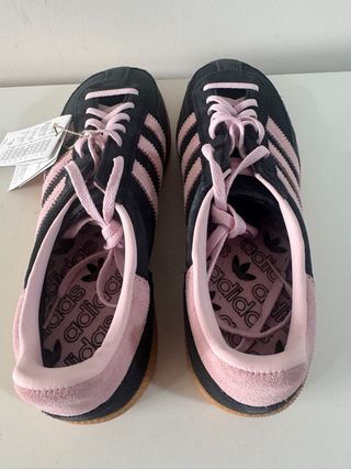 Adidas Handball Spezial - 42 2/3 negras con rosa 