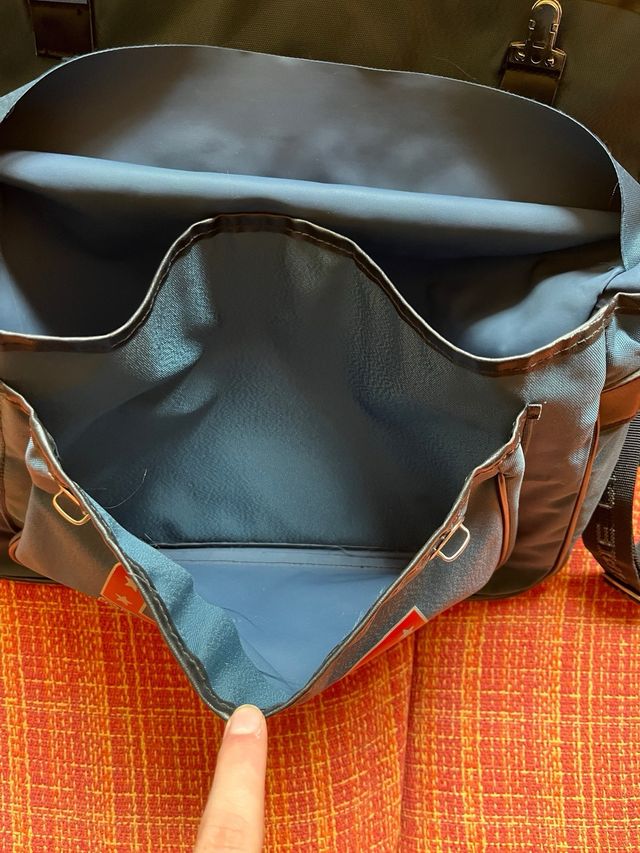 Mochila Chipie bandolera azul-roja