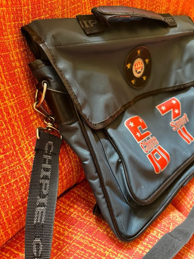 Mochila Chipie bandolera azul-roja