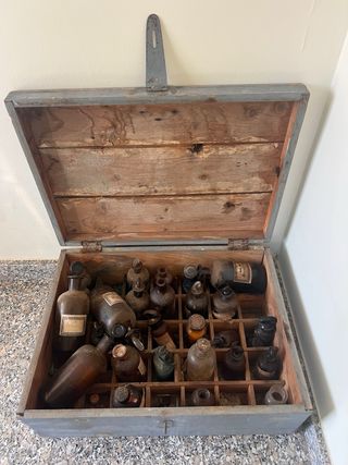 Caja farmacia antigua - Tarros cristal