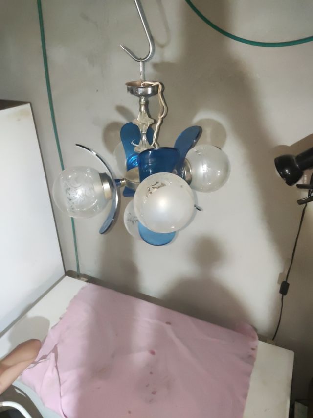 Lampara antigua vintage azul y blanca