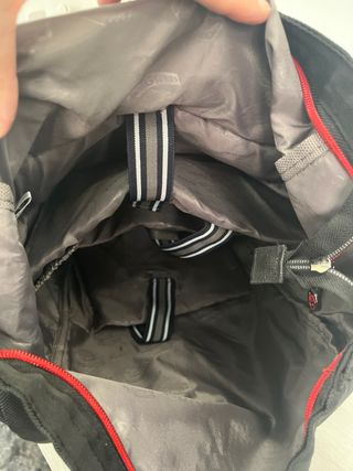 Mochila MSI Gaming - Negra/Roja