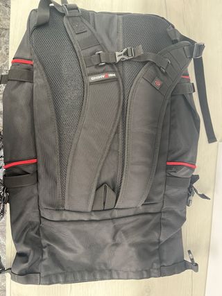 Mochila MSI Gaming - Negra/Roja