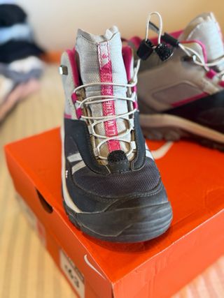 Botas de montaña Decathlon de niña nuñero 35