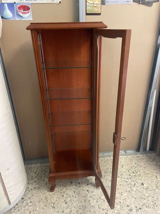 Vitrina antigua de madera