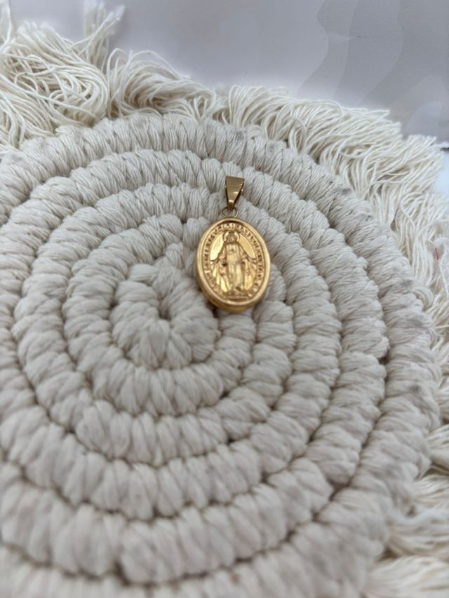 Medalla Virgen - Oro 18kl