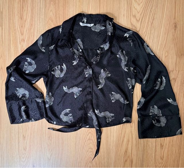 Camisa oriental satinada. Talla M. Zara.
