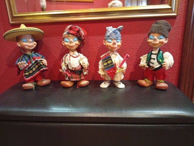 Muñecos vintage: 9 figuras