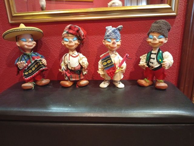 Muñecos vintage: 9 figuras