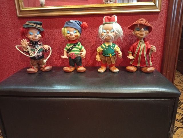 Muñecos vintage: 9 figuras