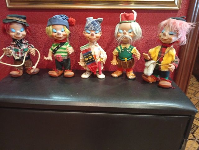 Muñecos vintage: 9 figuras