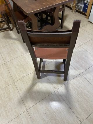 Mesa y 6 sillas estilo rústico vintage