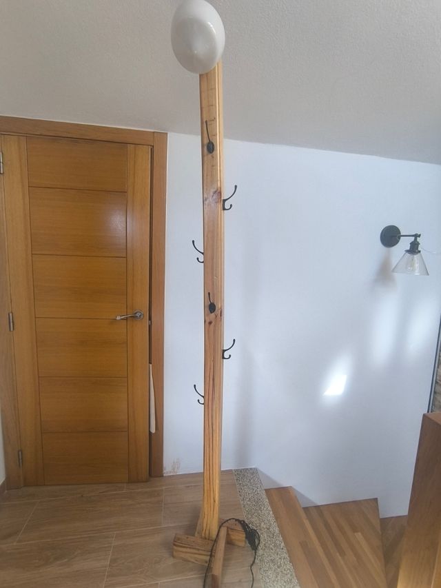 Colgador con lámpara - Madera y cristal