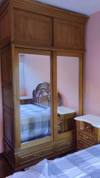 Dormitorio madera maciza castaño