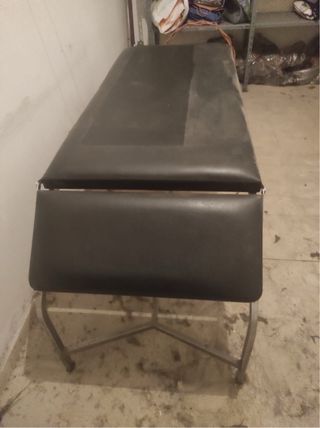 Camilla de consulta médica como nueva