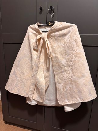 Capa tipo poncho fallera forrada 