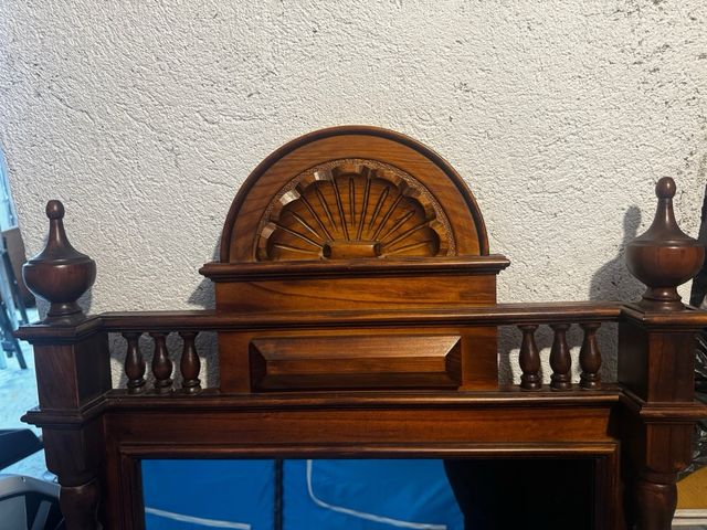 Espejo antiguo de madera