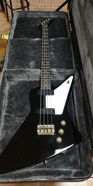 Bajo Epiphone Explorer negro