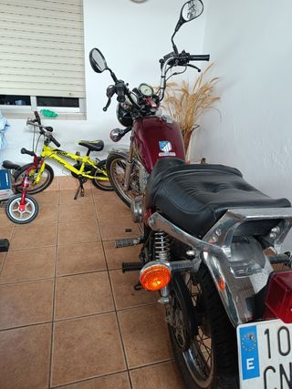 Yamaha 250 SR Especial ITV hasta el 
1/6/2026 