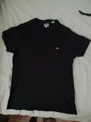 Camisetas SikSilk, Levis, Hollister.