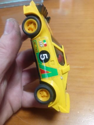Lancia Stratos Scalextric amarillo