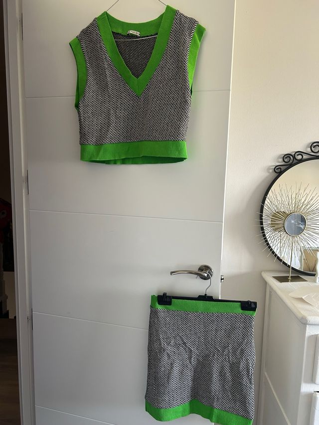 Conjunto Zara - chaleco y falda