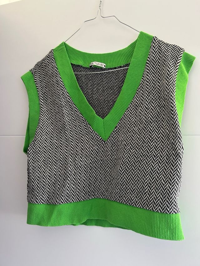 Conjunto Zara - chaleco y falda