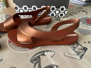 Sandalias Ipanema marrón, talla 37