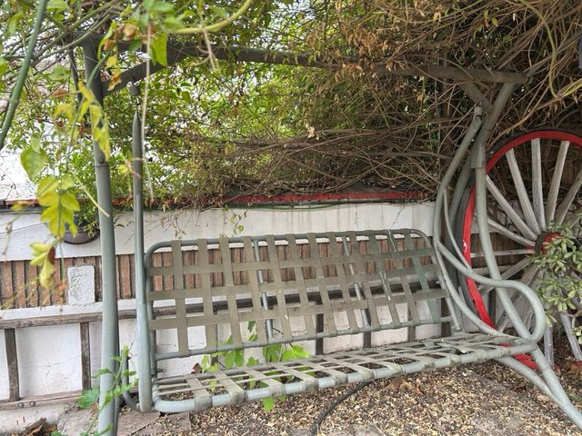 Columpio metálico gris robusto