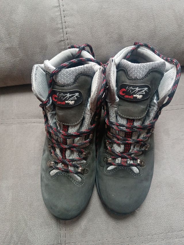 Botas Chiruca montaña - grises