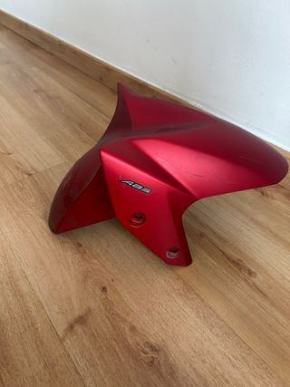 Yamaha NMax 2021 - chapa trasera izquierda roja