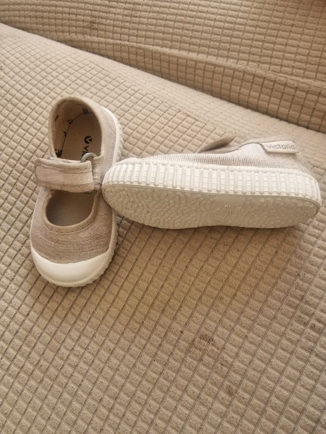 Zapatos Victoria bebé niña talla 19