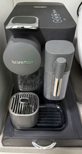 Cafetera Nespresso Lattissima One