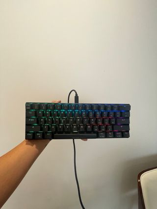 Teclado mecánico MOTOSPEED CK61 compacto RGB gamin