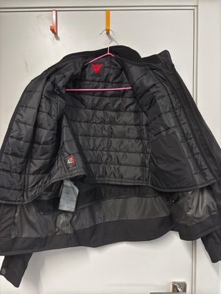 Chaqueta Dainese negra