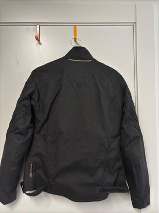 Chaqueta Dainese negra