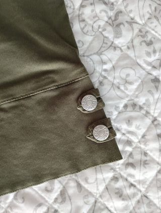 Corsários femininos caqui novos