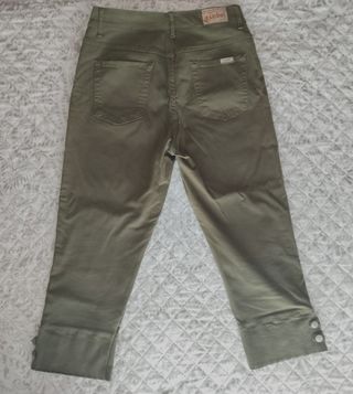 Corsários femininos caqui novos