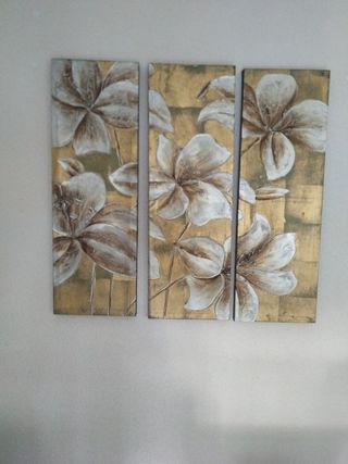 Tríptico floral dorado