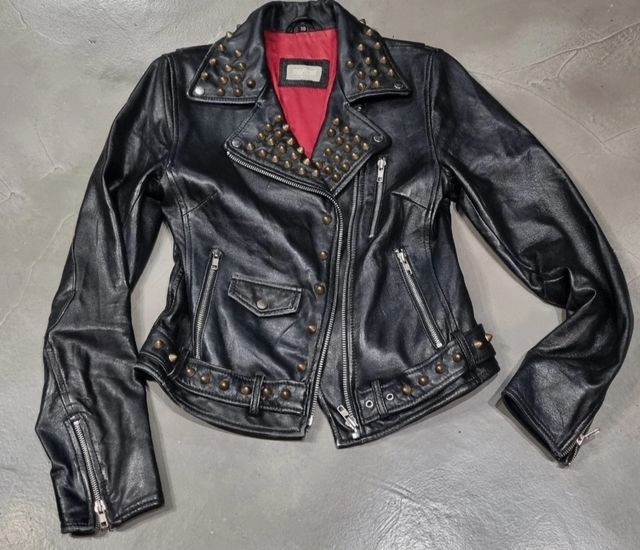 Chaqueta cuero c/tachuelas cobre M