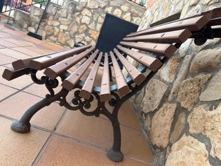 Banco madera y hierro - marrón