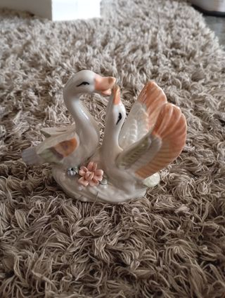 Pareja cisnes porcelana