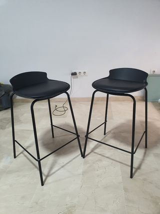 2 Taburetes Altos - Negros